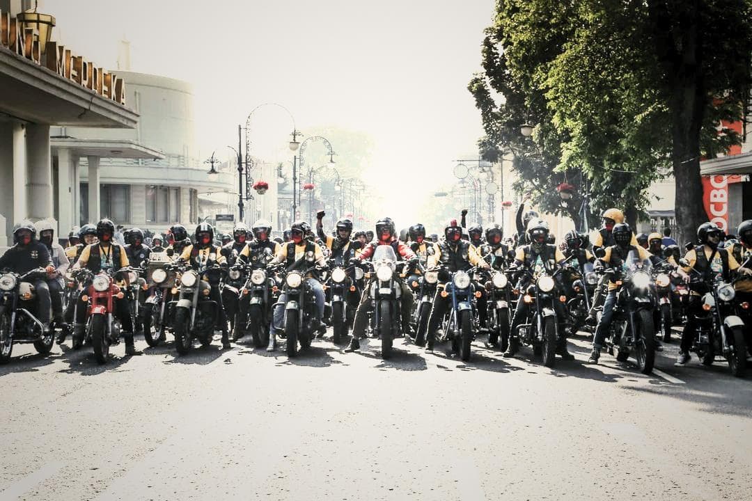 Convoy of riders from the last jamboree